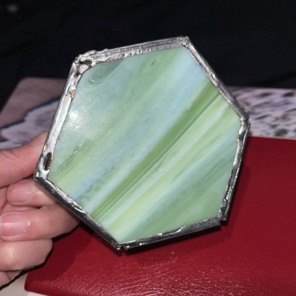 Handmade Stained Glass Lead Trimmed Trinket Dish/Bowl. White Sides W/ Green Base - Picture 4 of 13